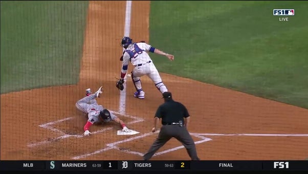 Twins' Kyle Farmer hits a Little League home run to tie game vs. Rangers